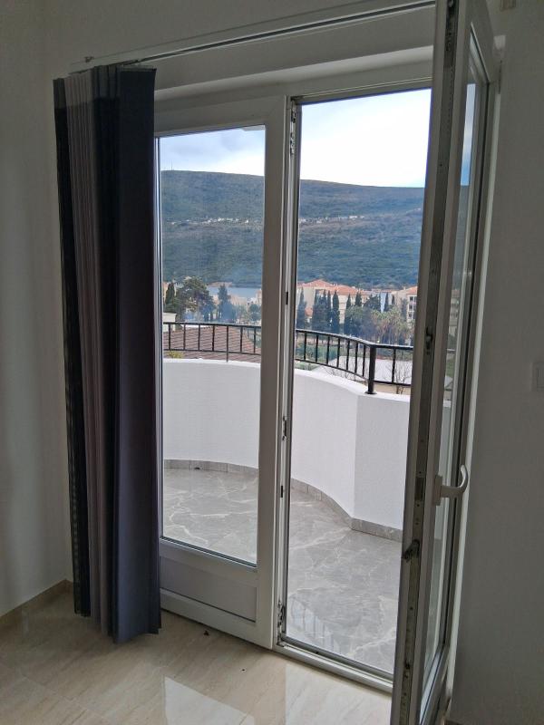 Apartment for sale with sea view in Kumbor.