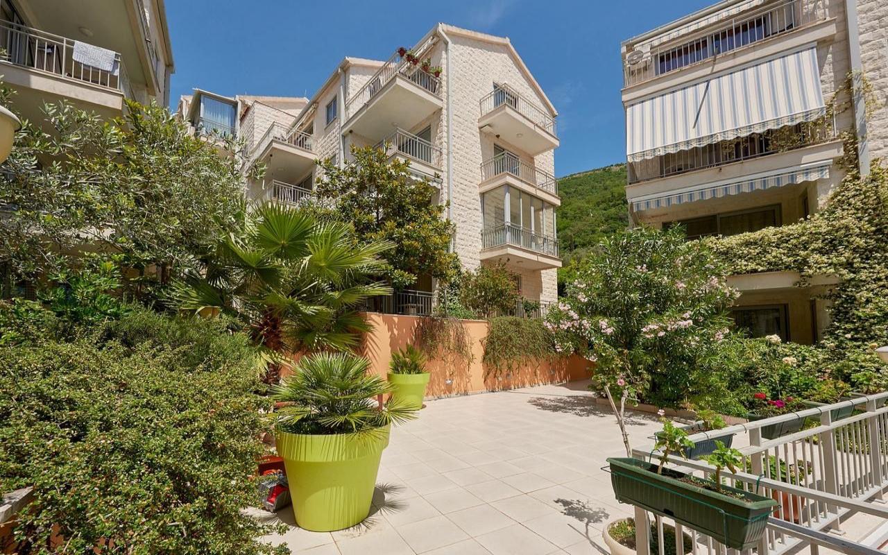 1-Zimmer-Apartment mit großer Terrasse, Petrovac