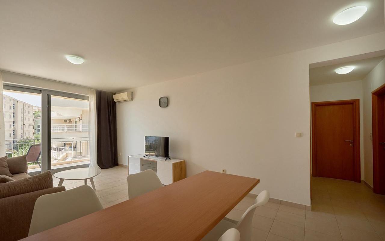 1-Zimmer-Apartment mit großer Terrasse, Petrovac