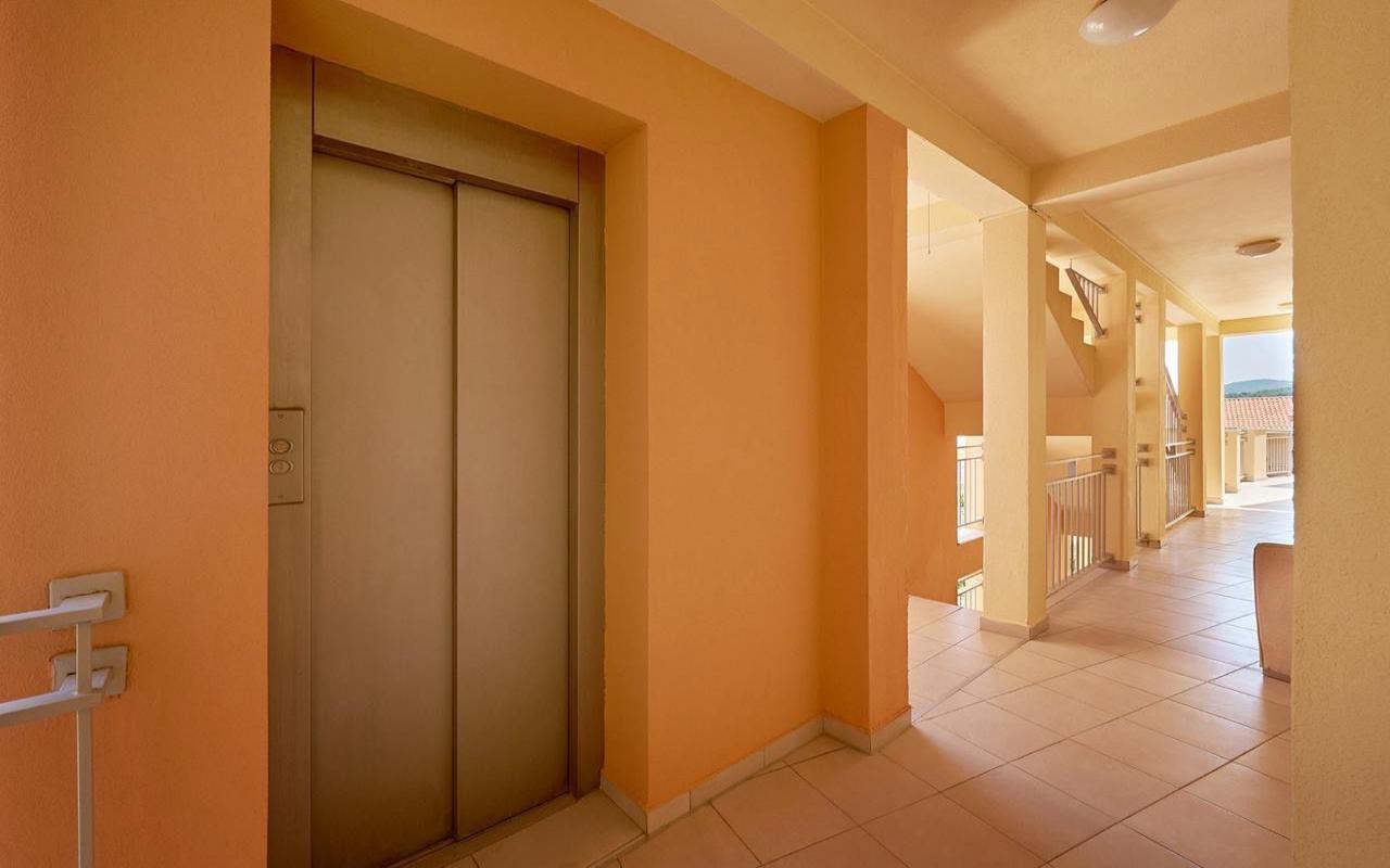 1-Zimmer-Apartment mit großer Terrasse, Petrovac