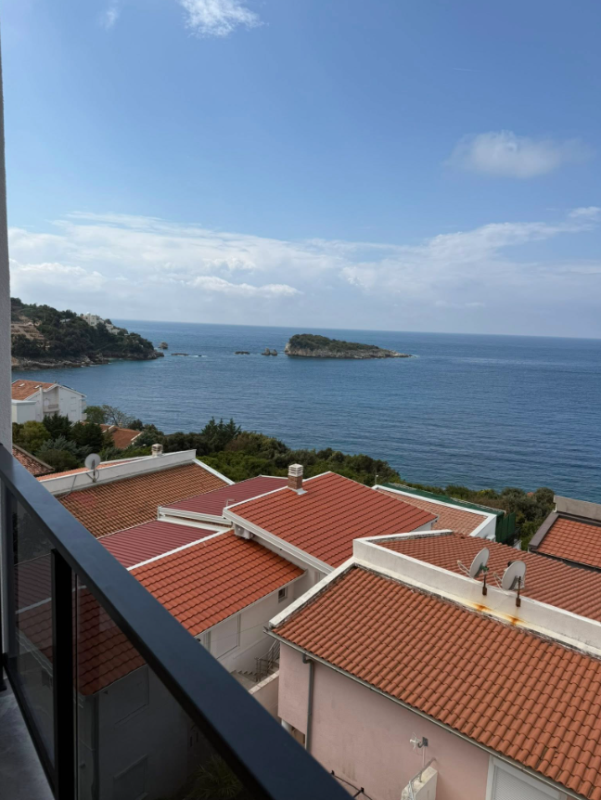 Apartment with sea view for sale in Utjeha.
