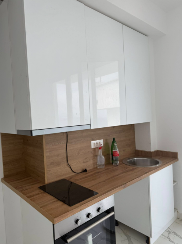 Apartment with sea view for sale in Utjeha.