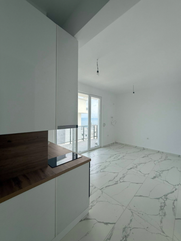 Apartment with sea view for sale in Utjeha.