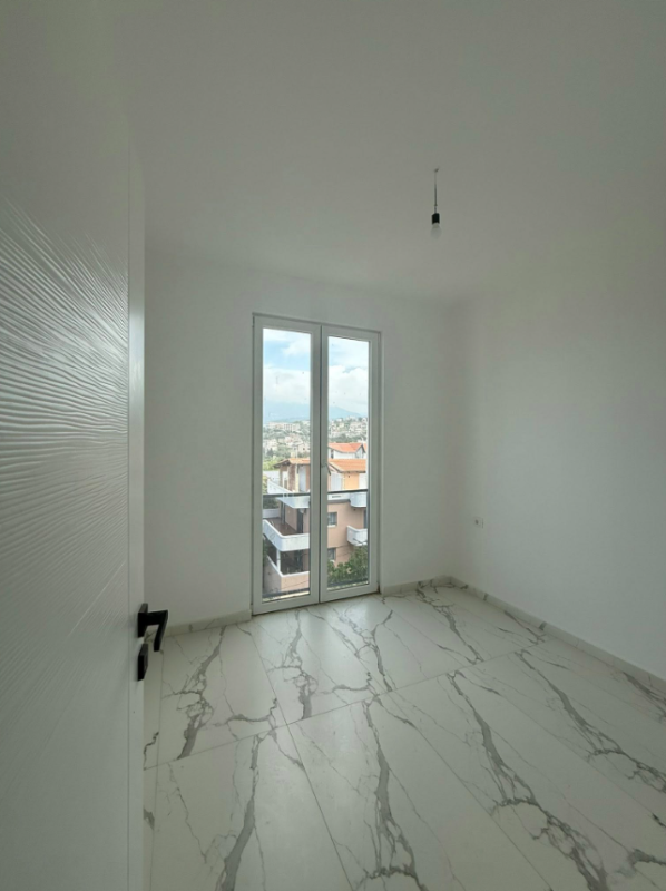 Apartment with sea view for sale in Utjeha.