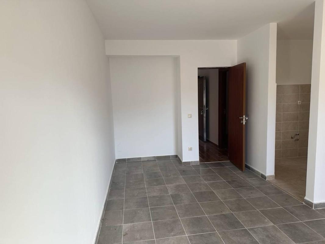 One bedroom apartment with sea view.
