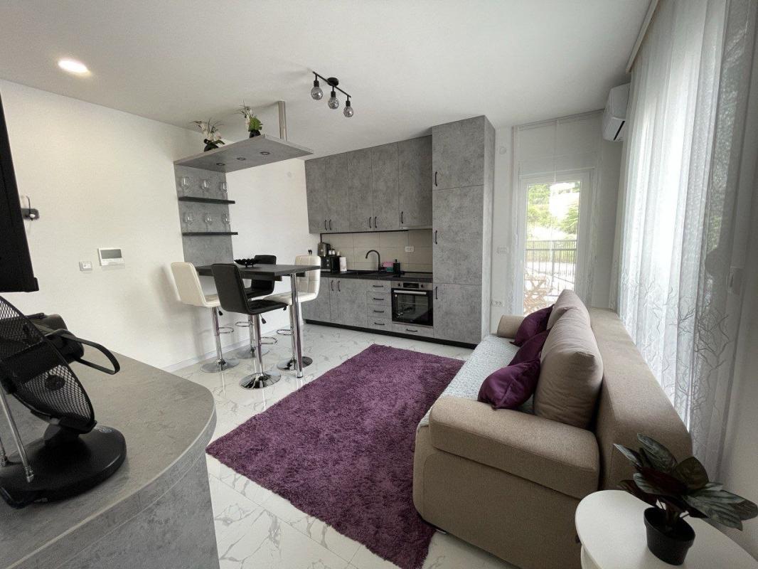 Modern One-Bedroom Apartment with Sea View in Đenovići