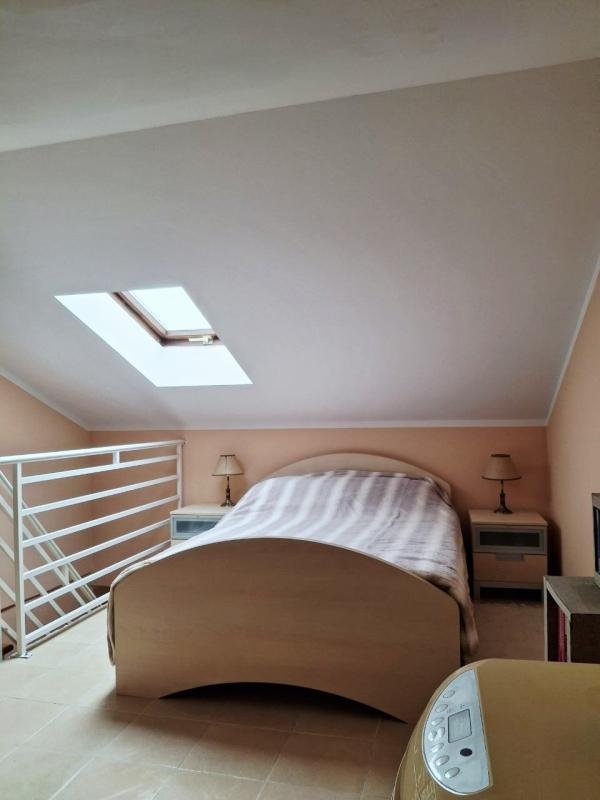 Geräumiges Duplex-Apartment in Budva (Becici) zu verkaufen
