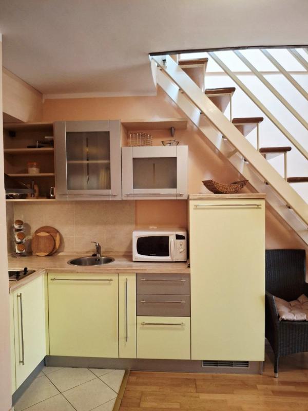 Geräumiges Duplex-Apartment in Budva (Becici) zu verkaufen