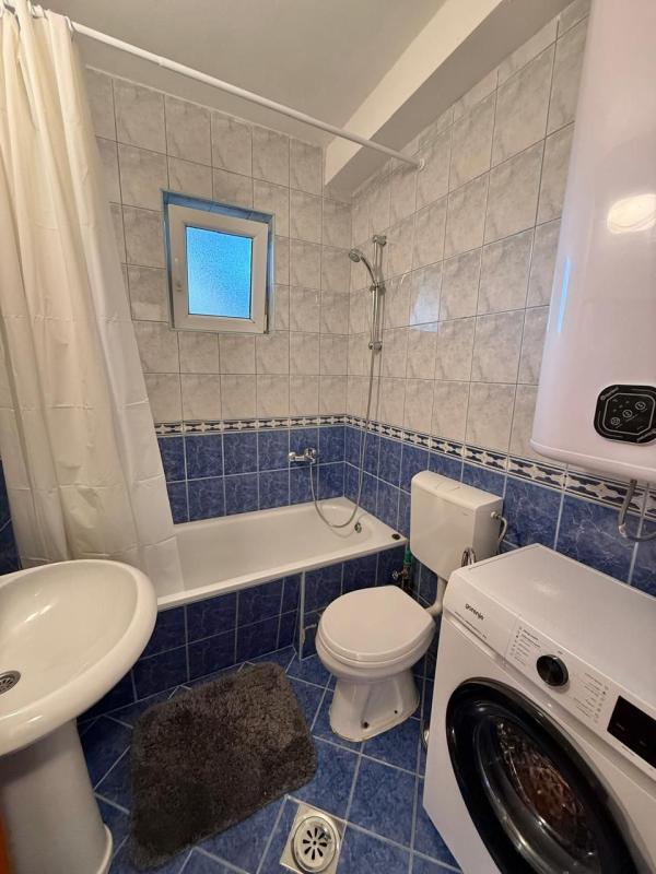 Renovierte Einzimmerwohnung mit Meerblickterrasse in Petrovac