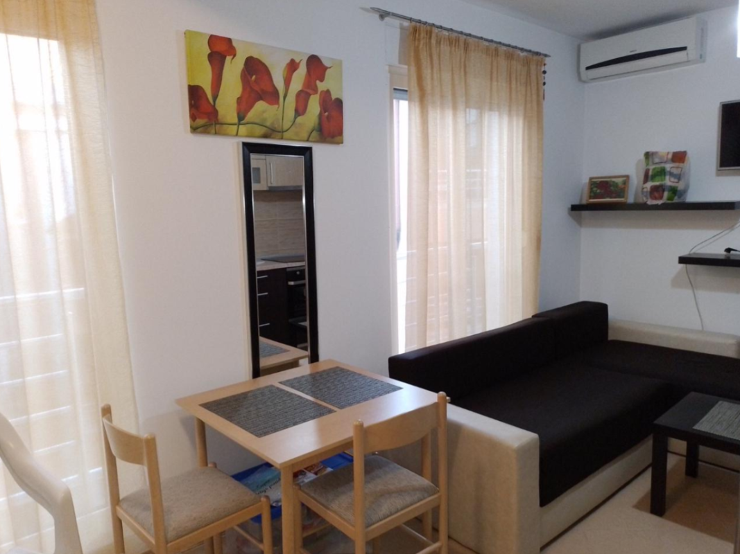 1-Zimmer-Wohnung in zentraler Lage von Budva, Rozino