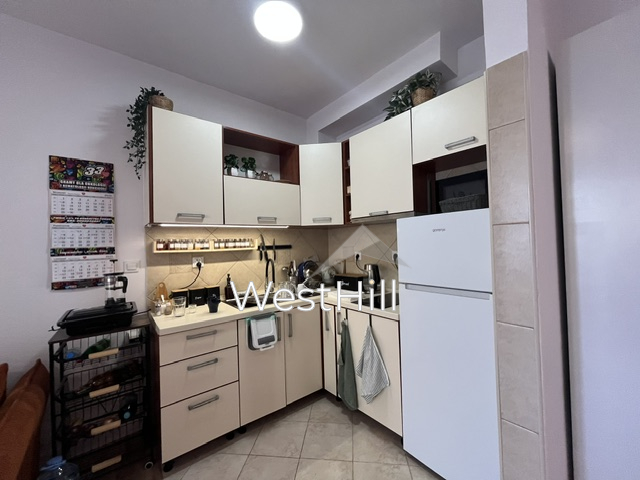 Renovierte 1-Zimmer-Wohnung mit Meerblick in Petrovac