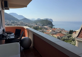 Two-bedroom apartment for sale in Petrovac with sea view