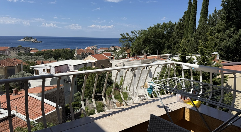 Dvosoban stan na prodaju, Petrovac, pogled na more