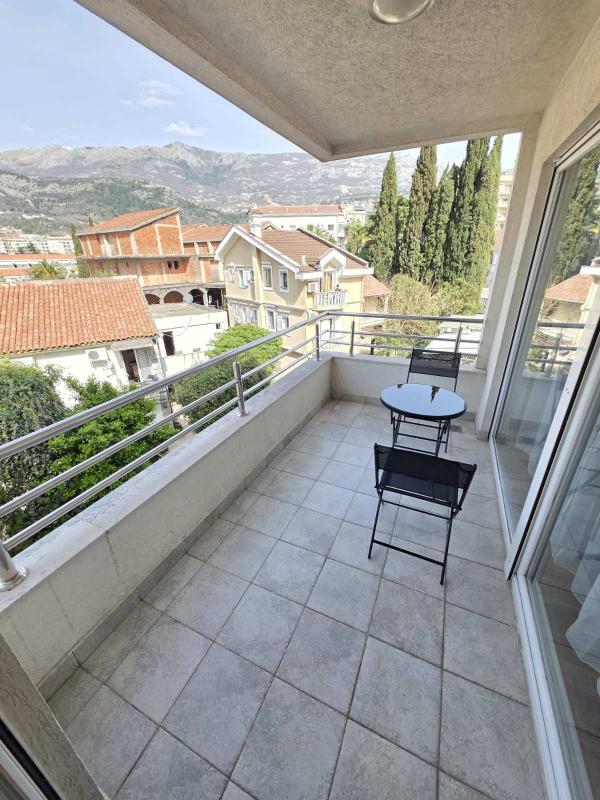 Helle 1-ZW in Budva-Zentrum, 200 m zur TQ Plaza, 300 m zum Meer