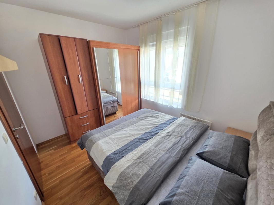 Helle 1-ZW in Budva-Zentrum, 200 m zur TQ Plaza, 300 m zum Meer