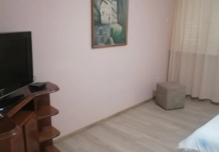 2 bedroom apartment before the season in Budva