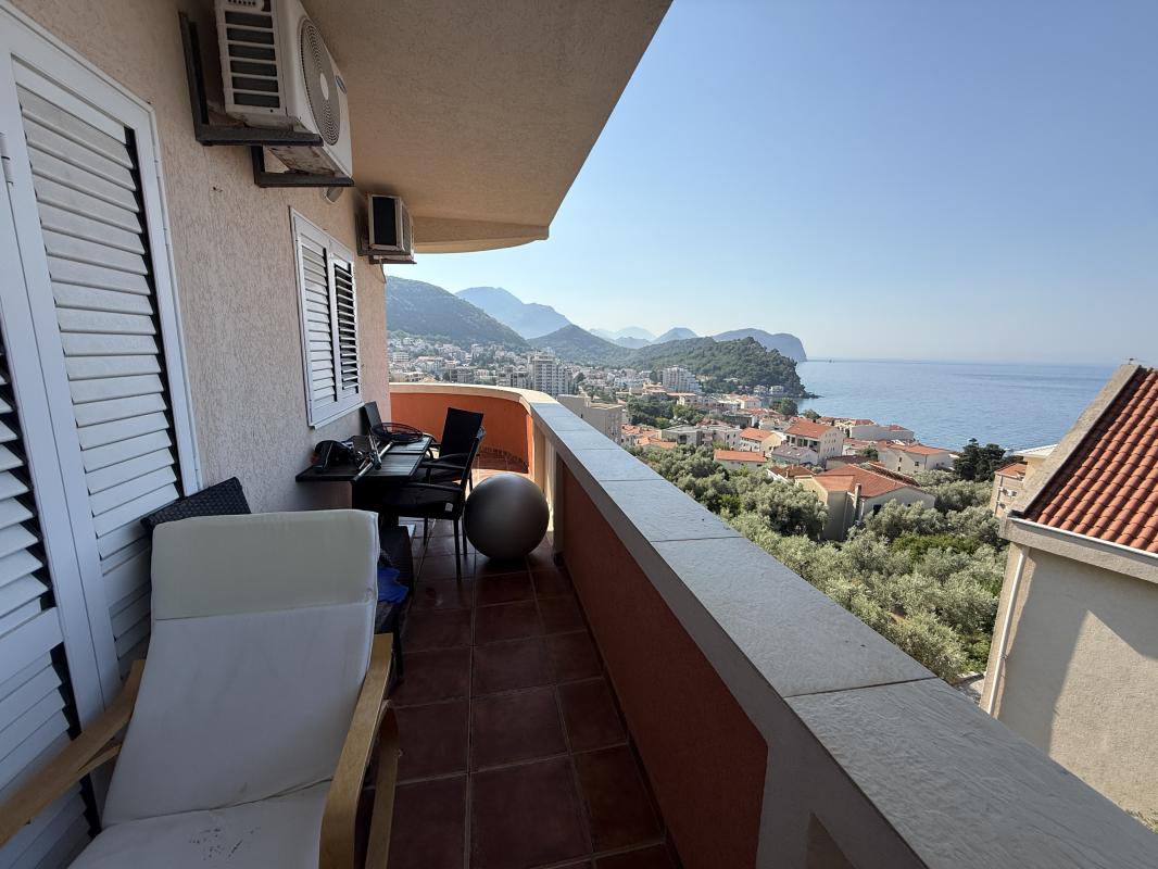 2-Bedroom Apartment with Sea View and Large Terrace