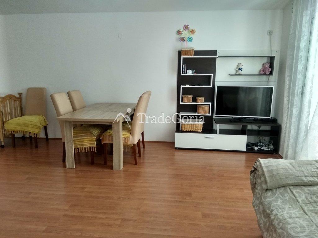 2-stöckiges Haus im Dorf Dobro Voda