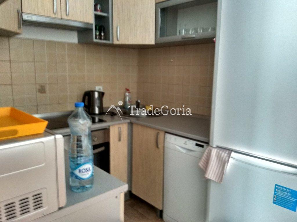 2-stöckiges Haus im Dorf Dobro Voda