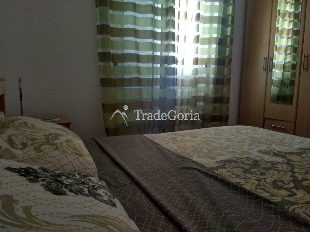 2-stöckiges Haus im Dorf Dobro Voda