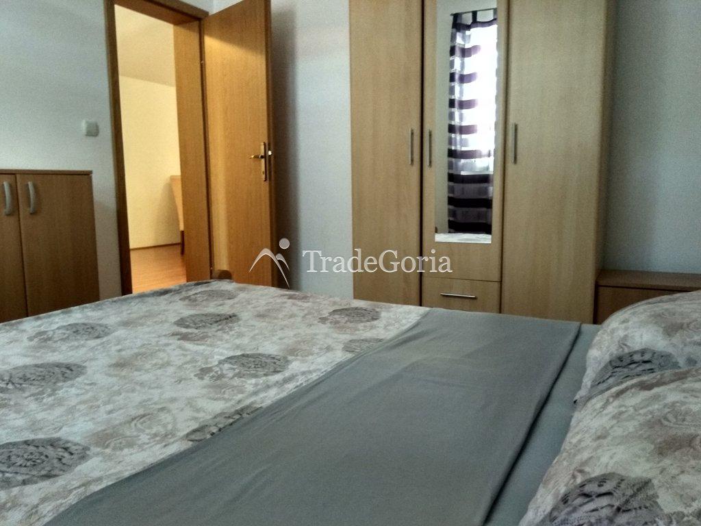2-stöckiges Haus im Dorf Dobro Voda