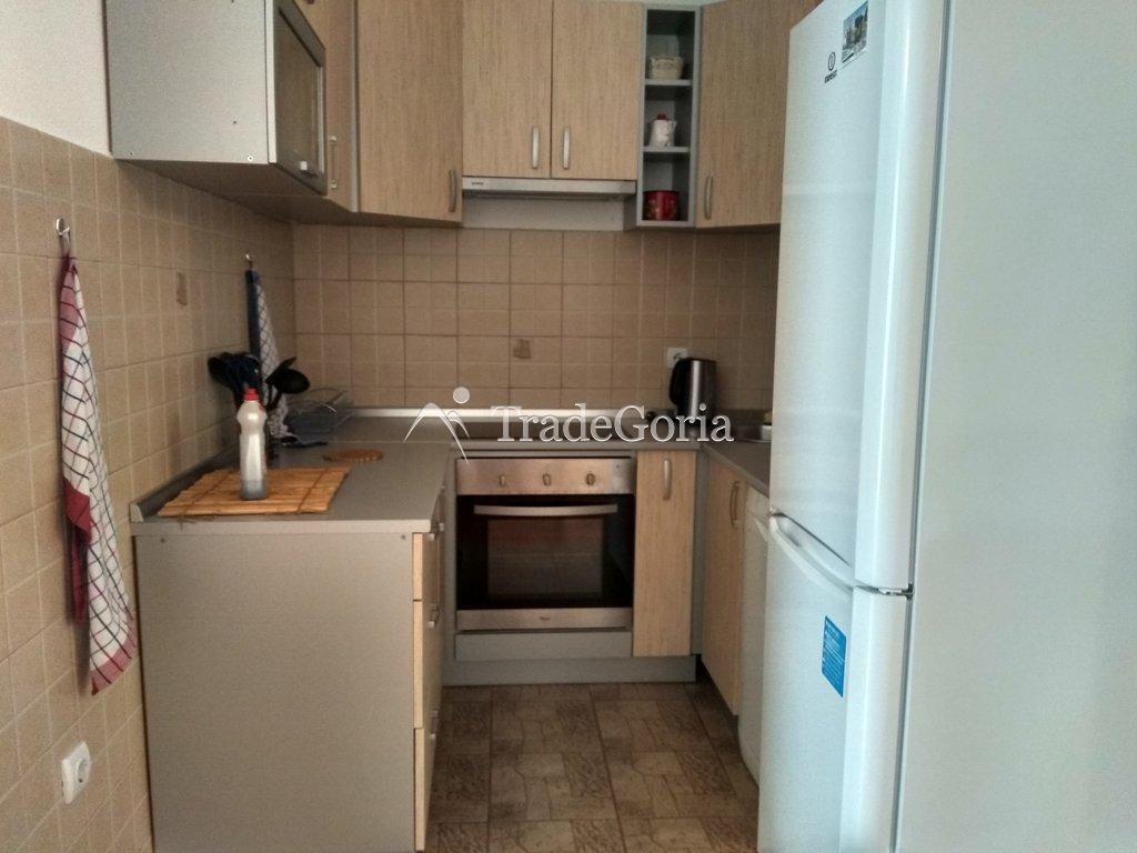2-stöckiges Haus im Dorf Dobro Voda