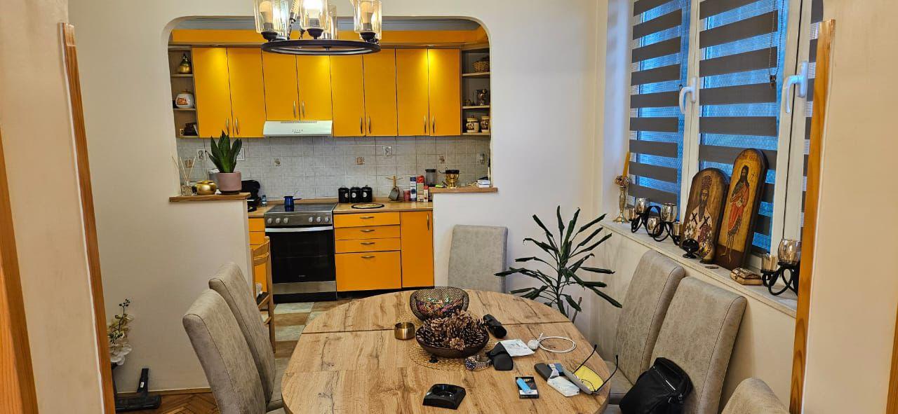 3-Zimmer-Wohnung von 93 m2 mit Meerblick in Topla zu verkaufen