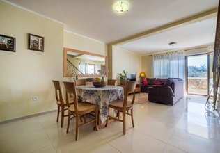 Haus mit 3 Schlafzimmern, Meerblick und Pool in Krimovica