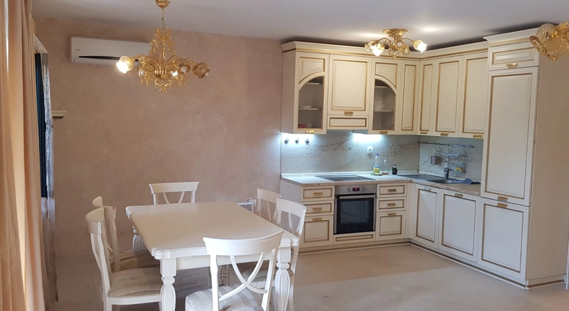 3-bedroom townhouse in Lastva for a year