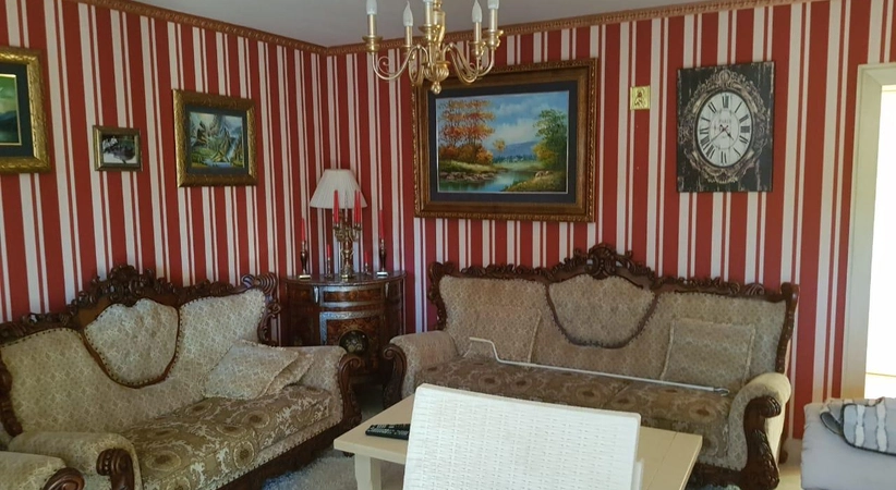 Haus mit 4 Schlafzimmern in Lastva in einer Wohnanlage mit Pool