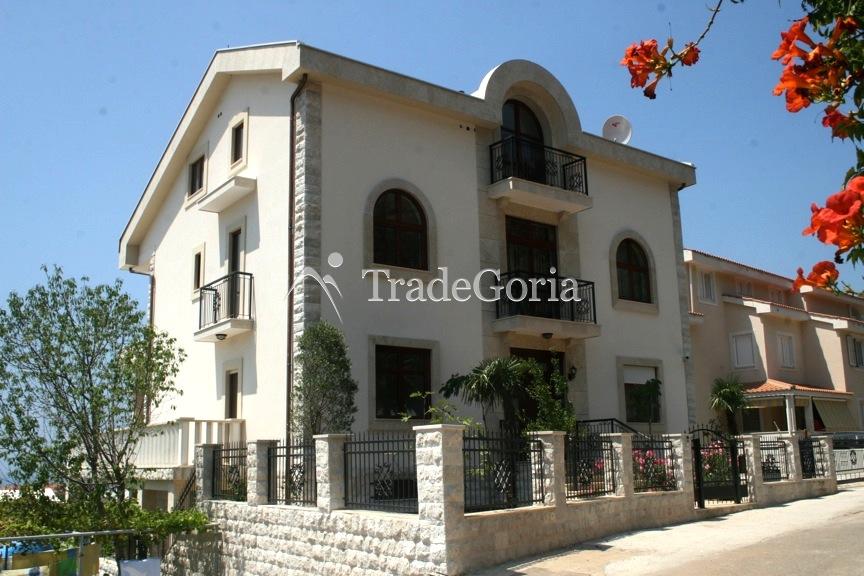 4-storey villa in Petrovac