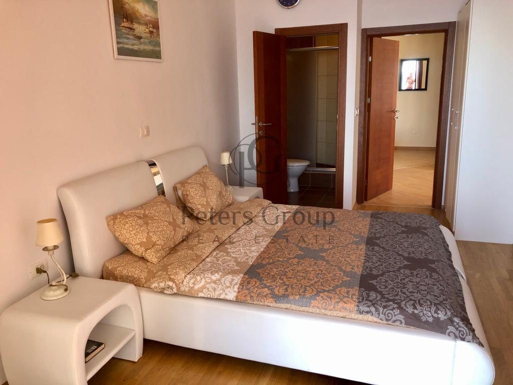 Legalni dvosobni stan, prva linija do mora, panoramski pogled