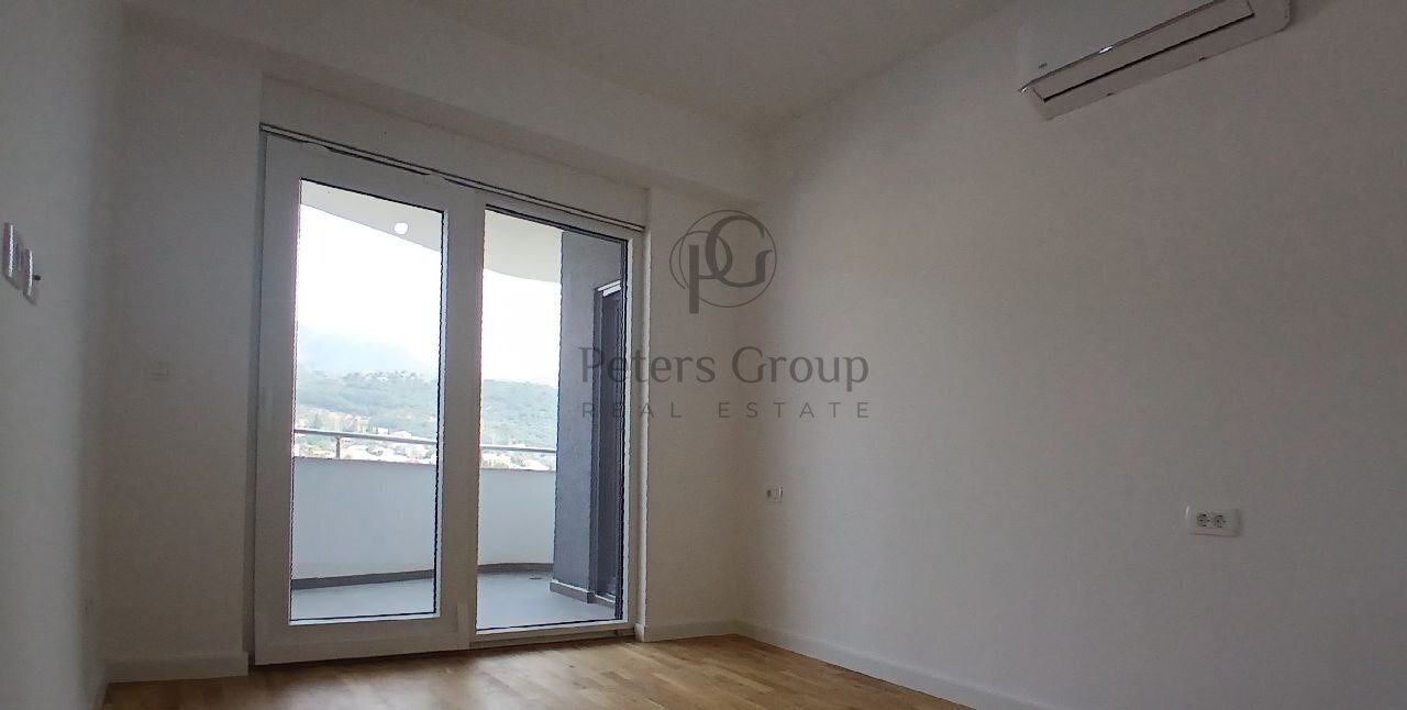 Modern 2BR Apartment with Terrace 500m from Bar Center