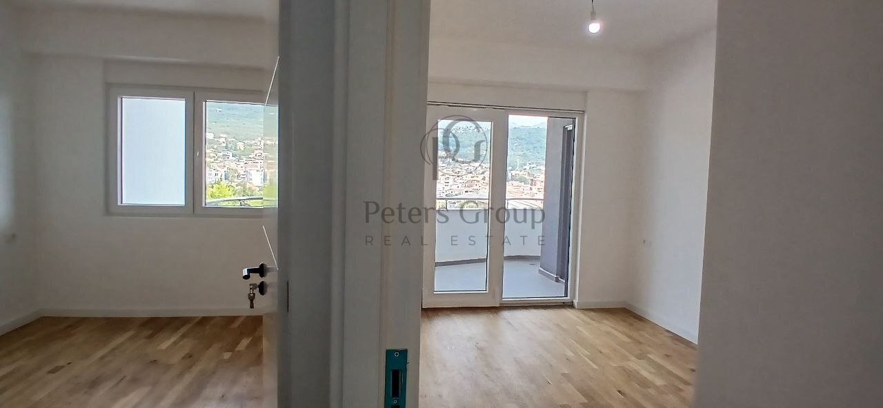 Modern 2BR Apartment with Terrace 500m from Bar Center