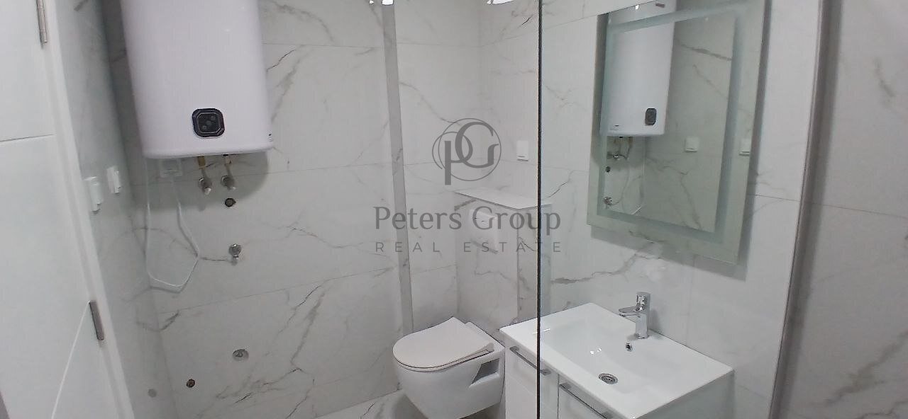 Modern 2BR Apartment with Terrace 500m from Bar Center