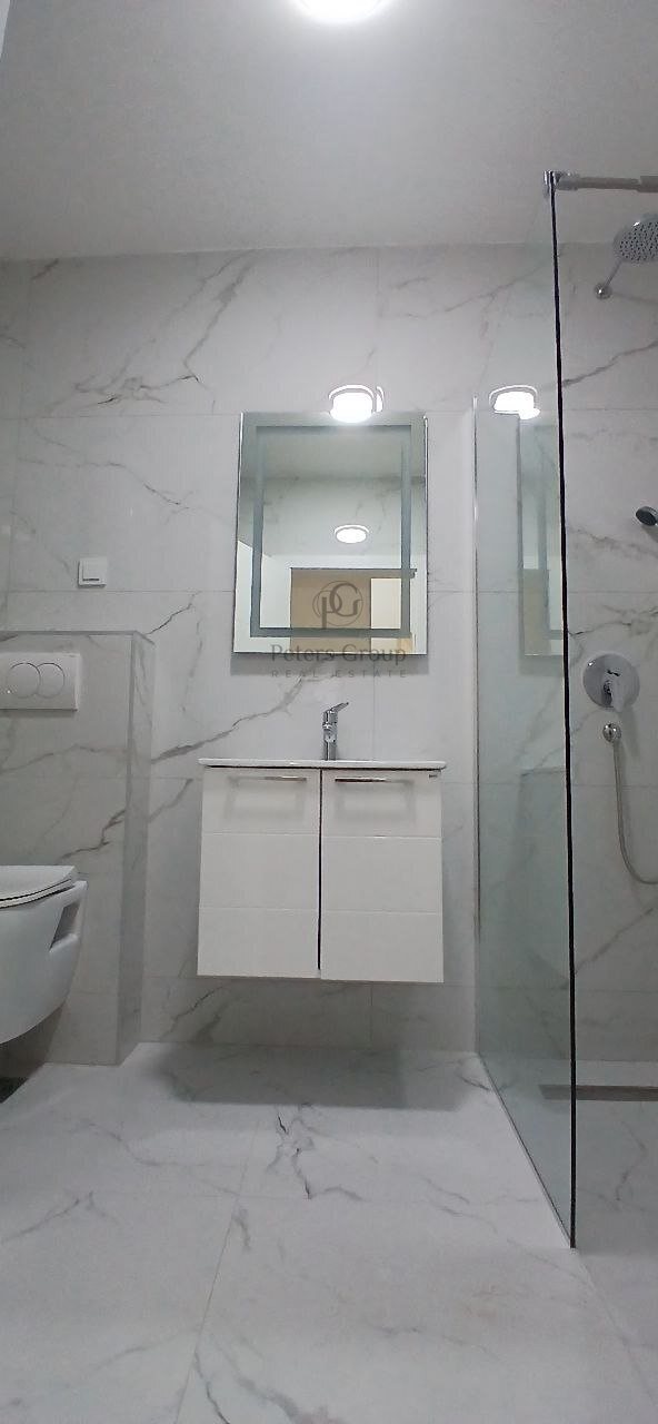 Modern 2BR Apartment with Terrace 500m from Bar Center