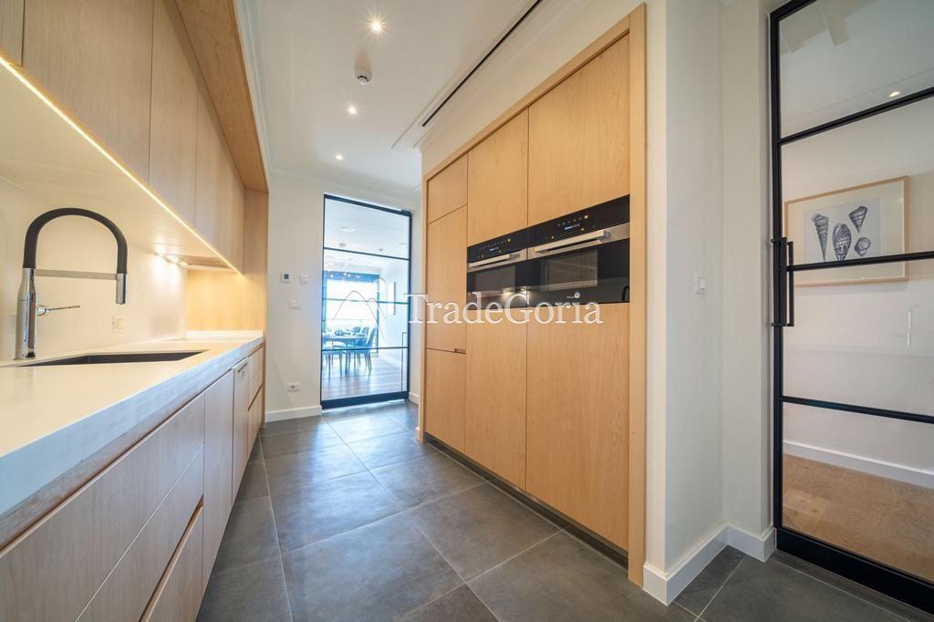 Spacious luxury designer apartment with panoramic sea view in modern complex in Bar