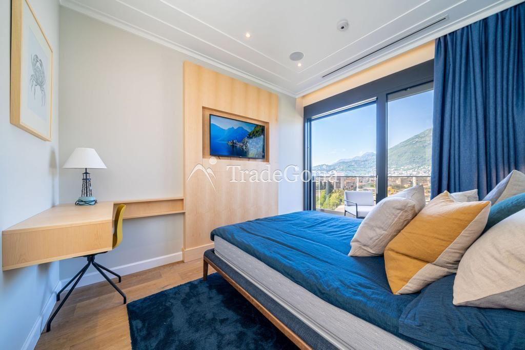 Spacious luxury designer apartment with panoramic sea view in modern complex in Bar