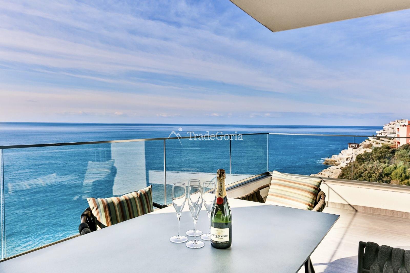 Comfortable 2-Bedroom Apartment in a 4-Star Apart-Hotel with Pool, by the Sea in Dobry Vody