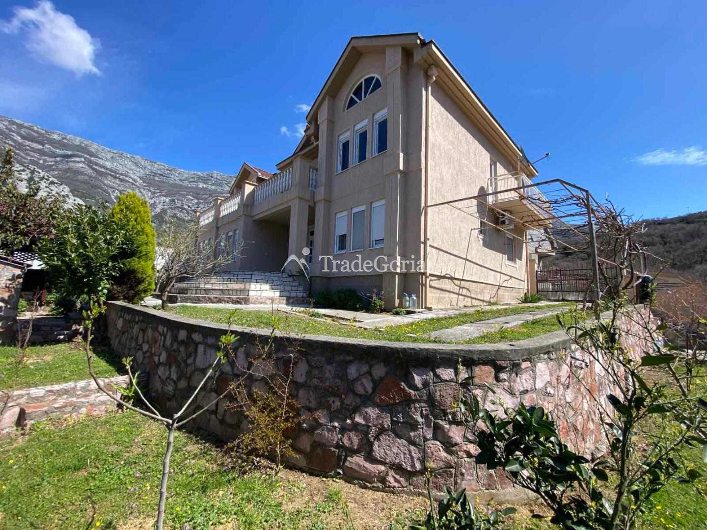 Two-storey house in Bar commune, Jermani village, with a total area of 243m2 on a plot of land 394m