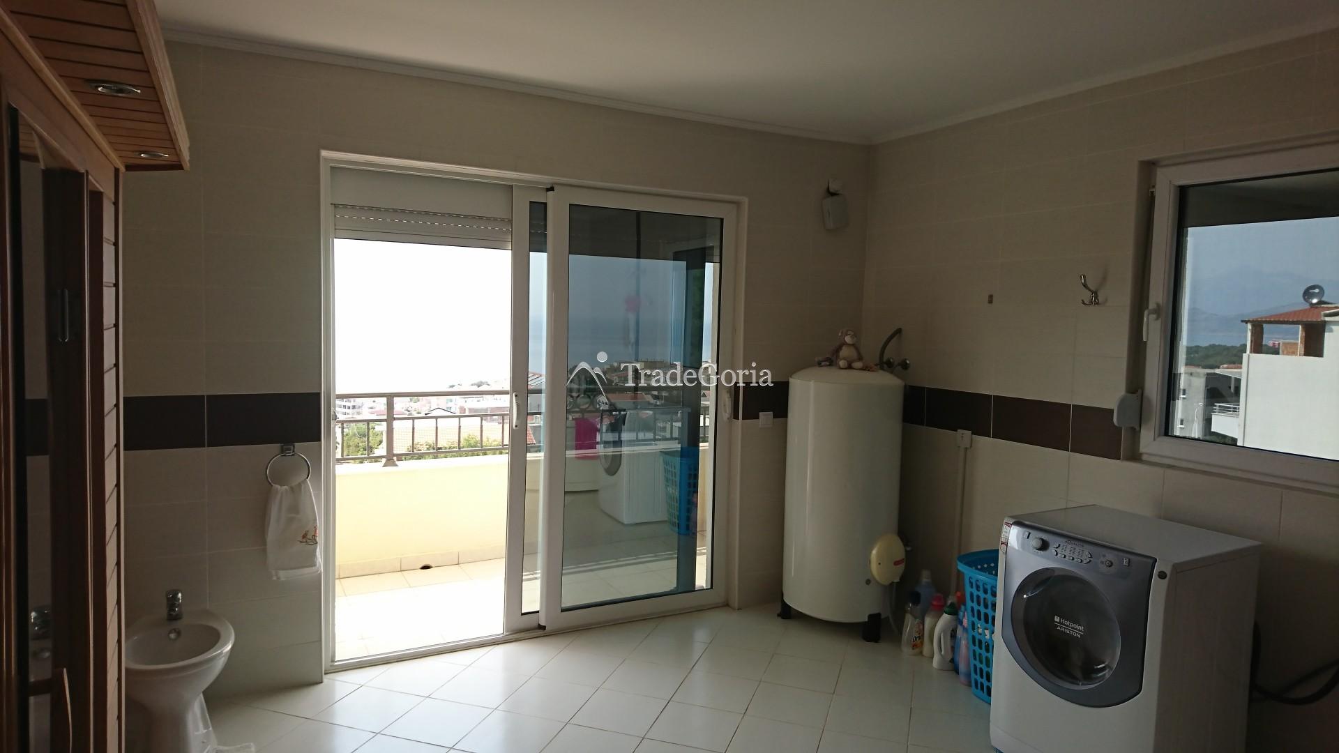 Beautiful villa in the resort village of Uteha, just 300 m from one of the cleanest coves, on the c