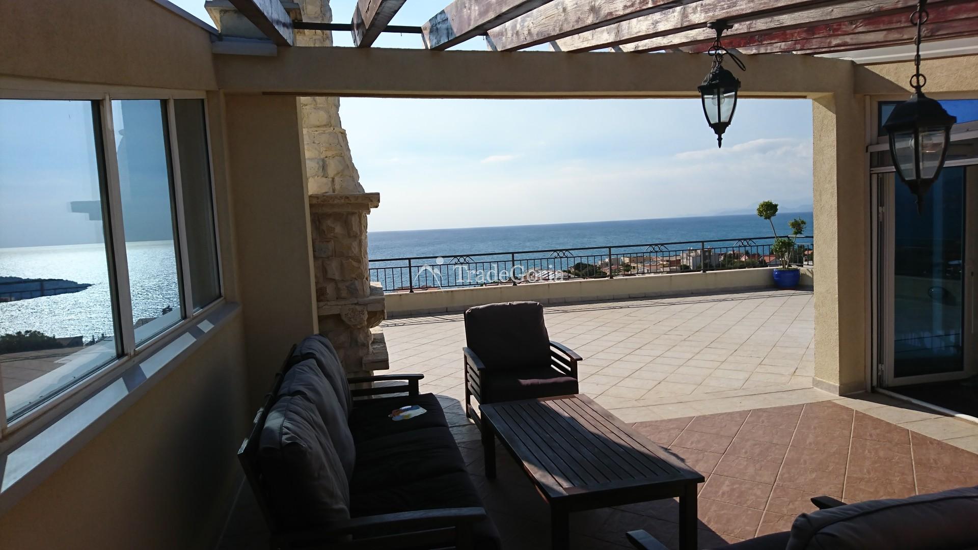 Beautiful villa in the resort village of Uteha, just 300 m from one of the cleanest coves, on the c