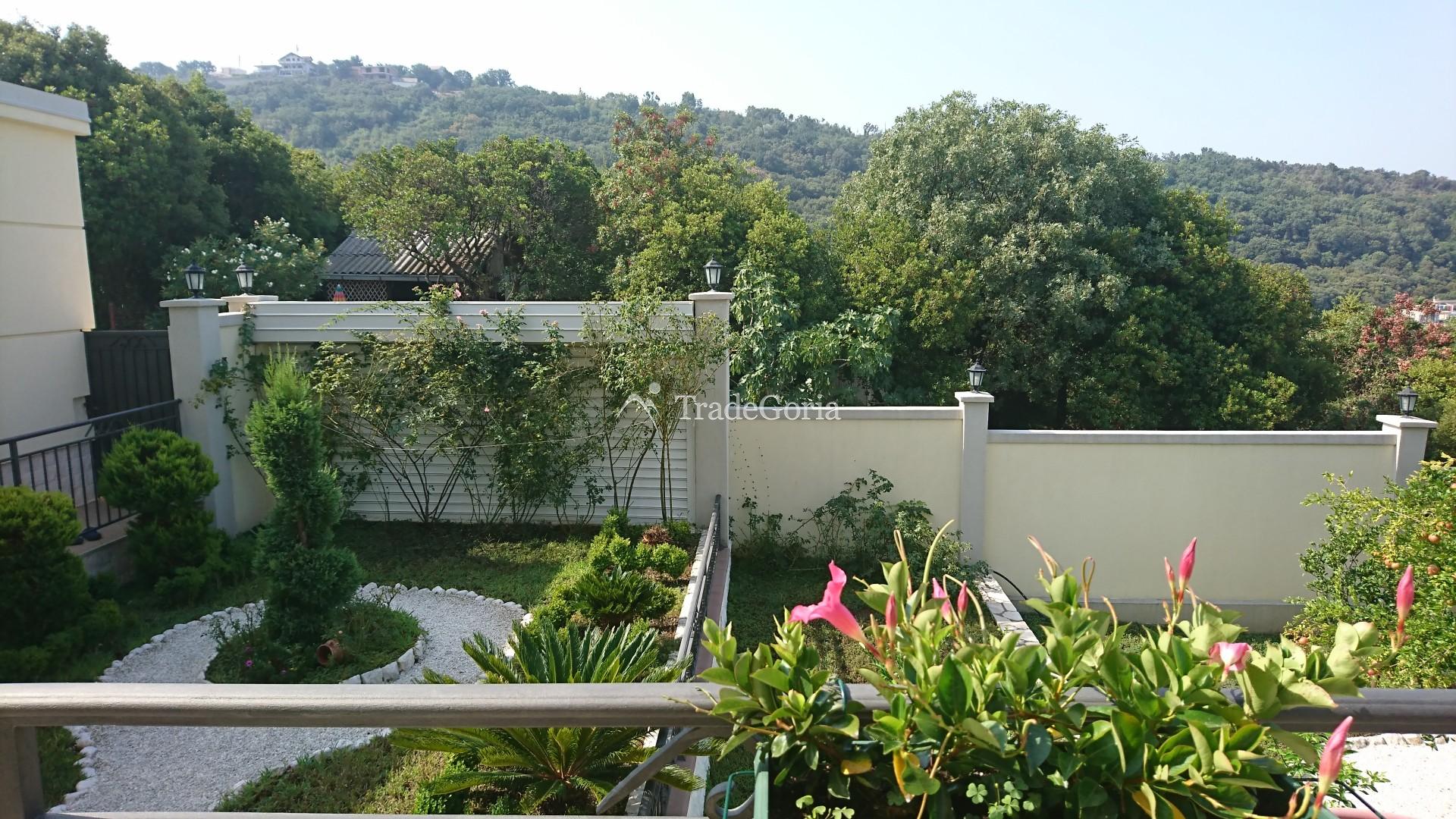 Beautiful villa in the resort village of Uteha, just 300 m from one of the cleanest coves, on the c