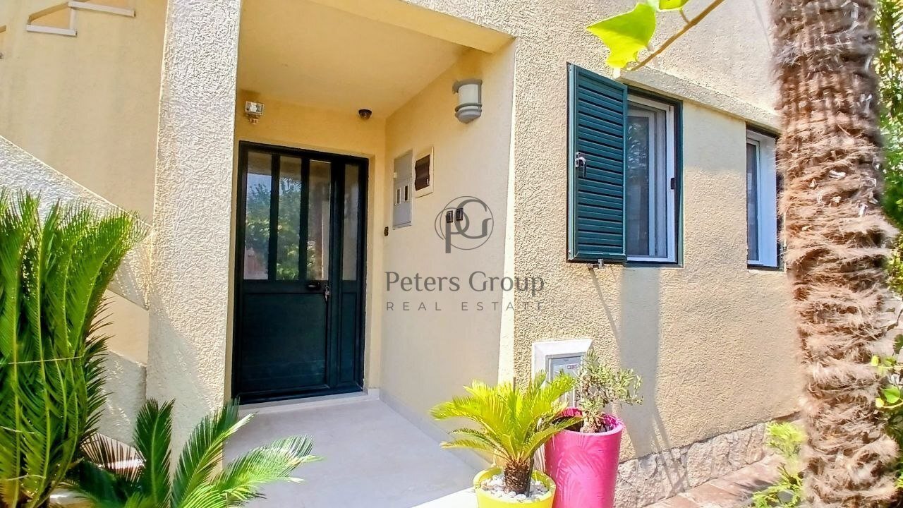 For sale: the first floor of a legal villa with land and all city utilities, located in a resort ar