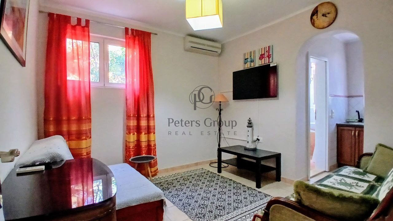 For sale: the first floor of a legal villa with land and all city utilities, located in a resort ar