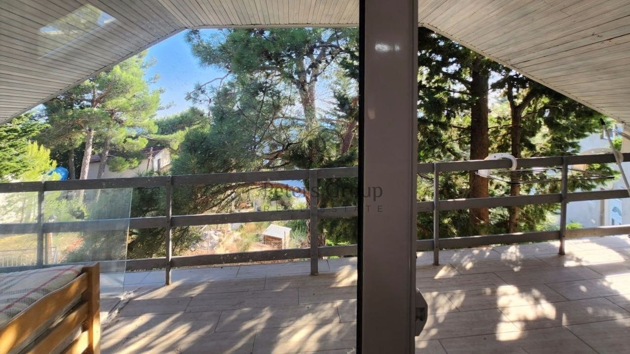 Compact 3-level house near sea, pine greenery, Bar suburbs