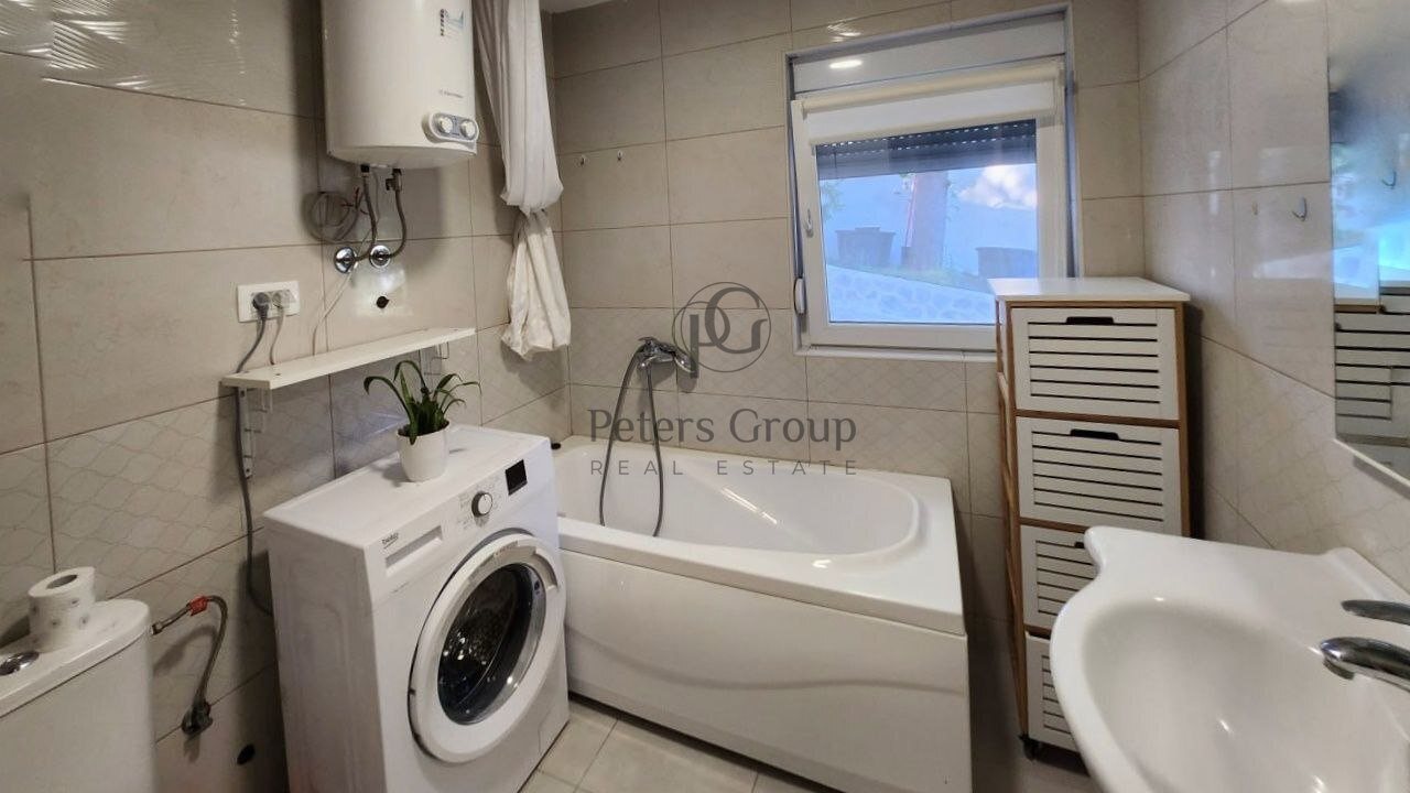 Compact 3-level house near sea, pine greenery, Bar suburbs