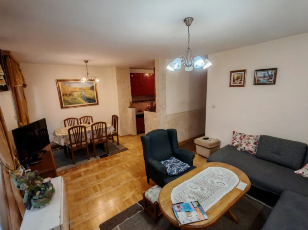 Hotel od 345 m2 na prodaju u Becicima