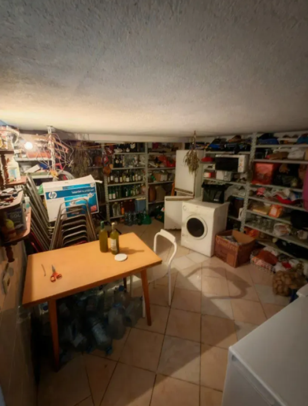 Hotel od 345 m2 na prodaju u Becicima