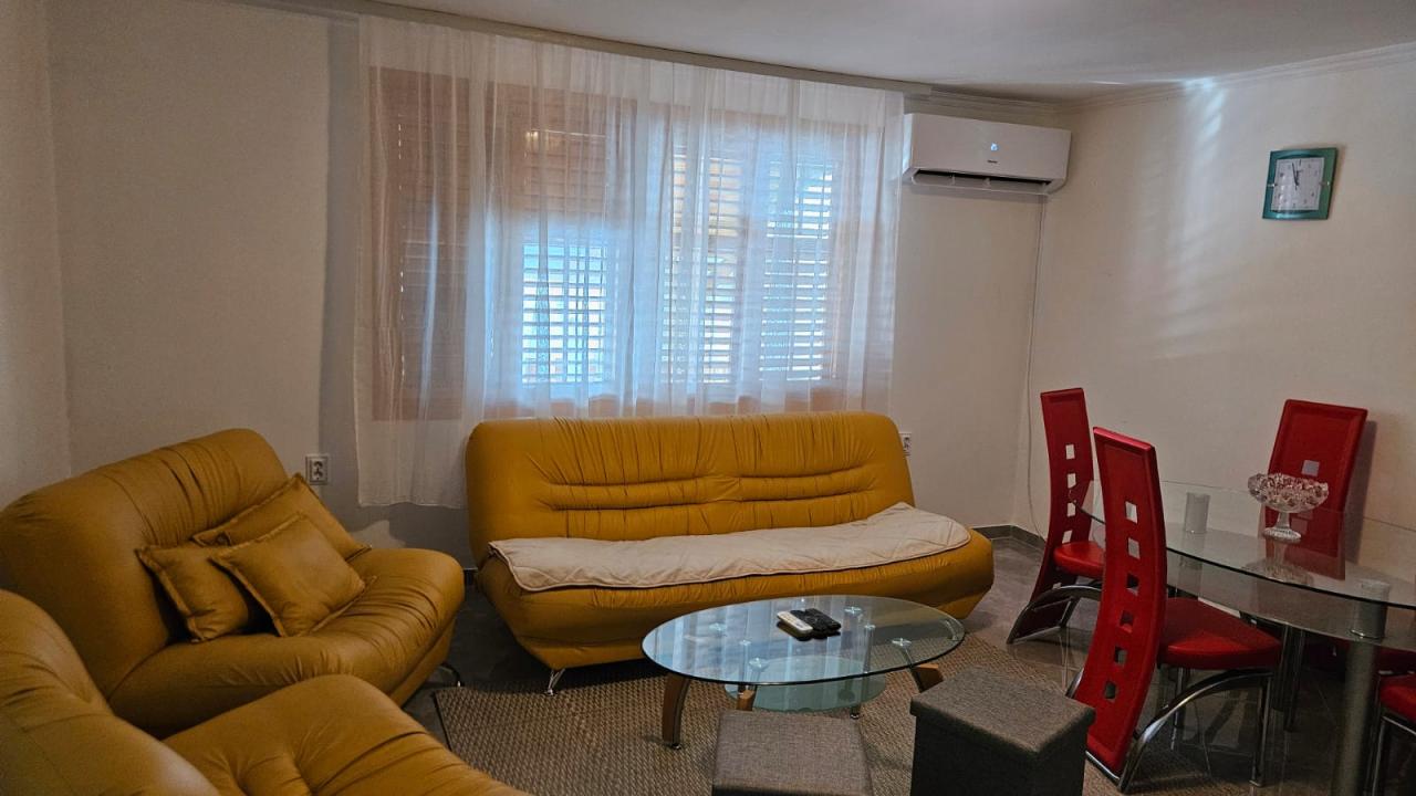 A family house in an Old Bar is for sale.
